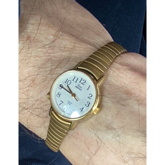 Timex Indiglo Quartz Watch*Gold Steel Expansion Band White Dial*Needs Battery - Picture 5 of 6